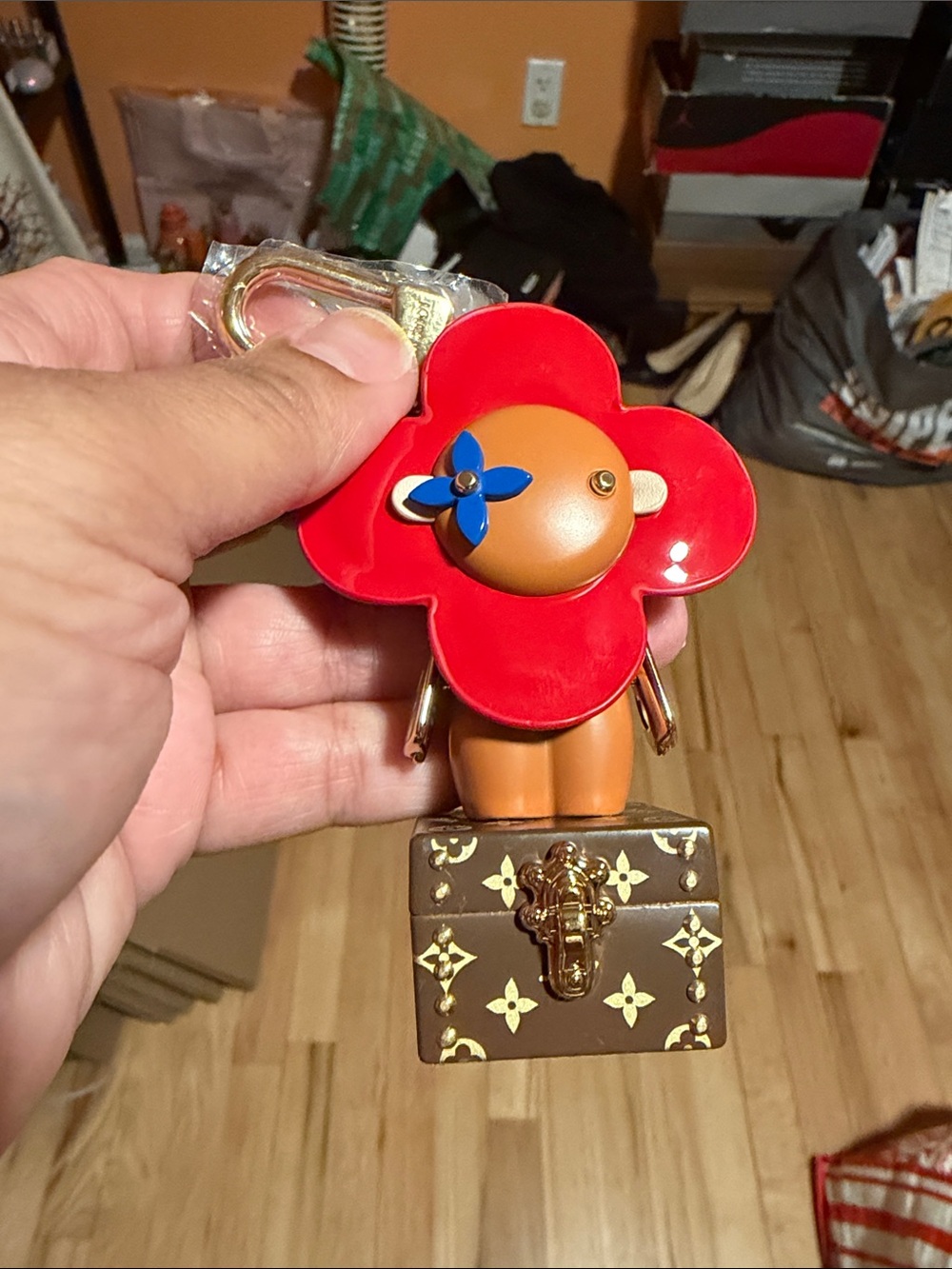 louis vuitton vivienne charm - Picture 6 of 6